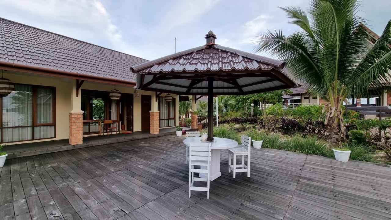 Sienna Resort Maratua Island Extérieur photo